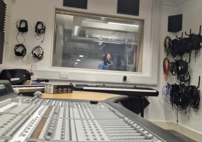 American Idol superstar Casey McQuillen visits the Phoenix Centre